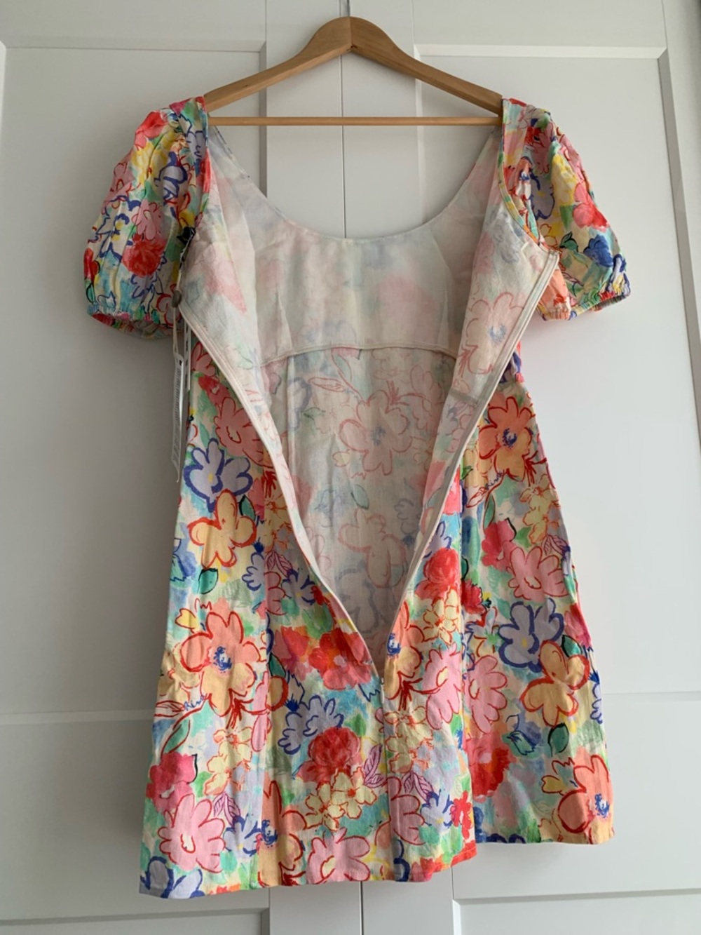 RIXO Floral Puff-Sleeve Mini Dress in Multicolor size M - Picture 5 of 10